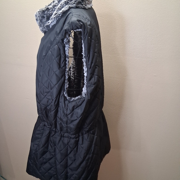 REVERSIBLE Gray Faux Fur Vest - Picture 10 of 16